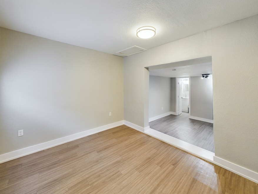 605 Enid St unit 1/2 3, Houston, TX 77009 - photo 1