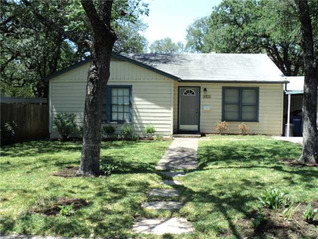 Exterior Front : Charming, Vintage, and Plenty of 