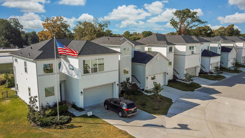 430 Yale Oaks Ln, Houston, TX 77091 - photo 1