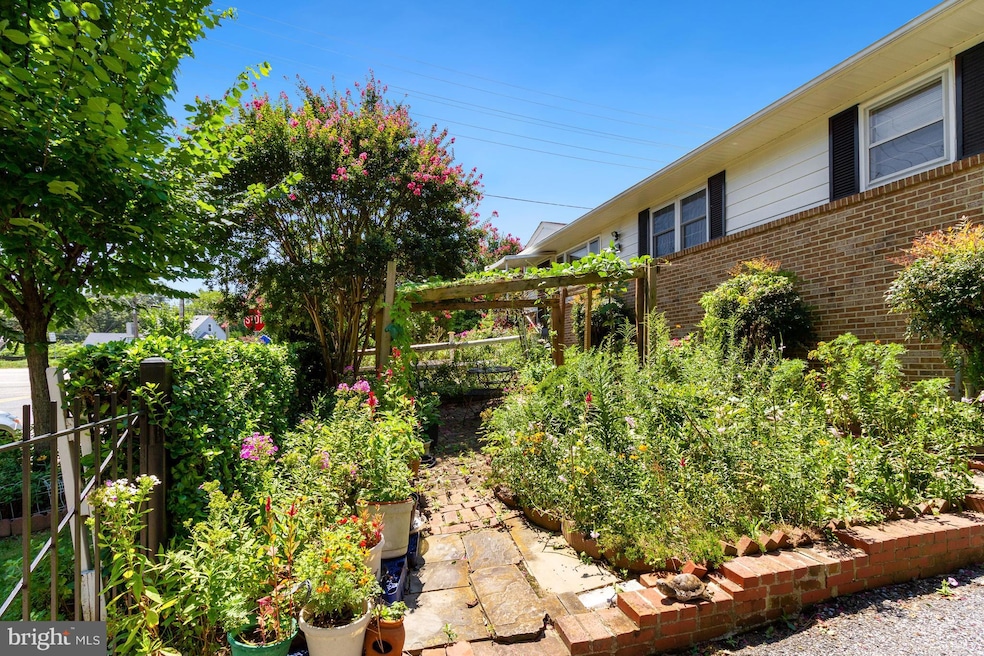 6100 63rd Ave, Riverdale, MD 20737 - photo 1