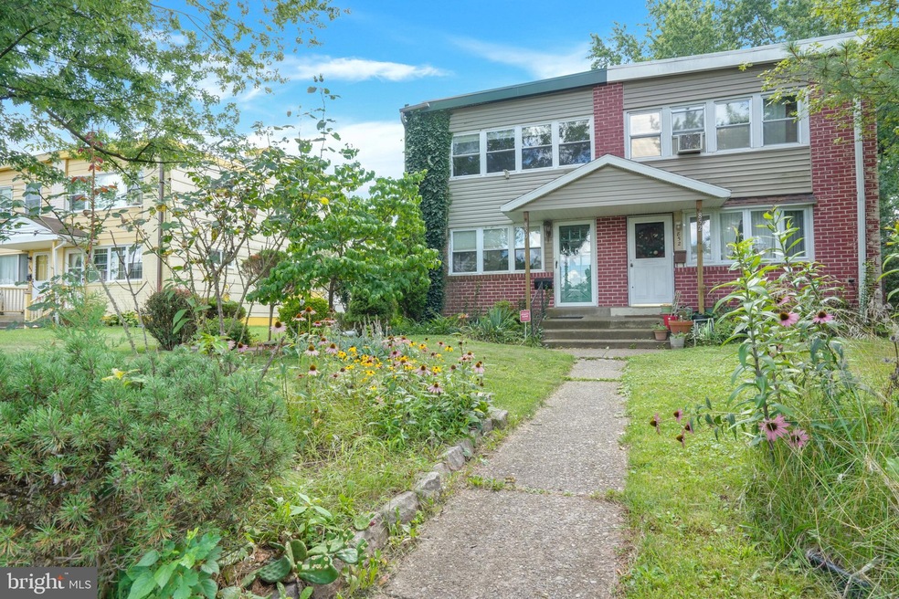 850 Wedgewood Dr, Lansdale, PA 19446 - photo 1