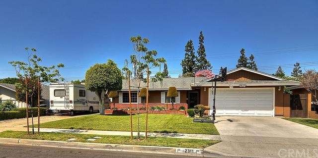 Well maintained, single story house with great cur