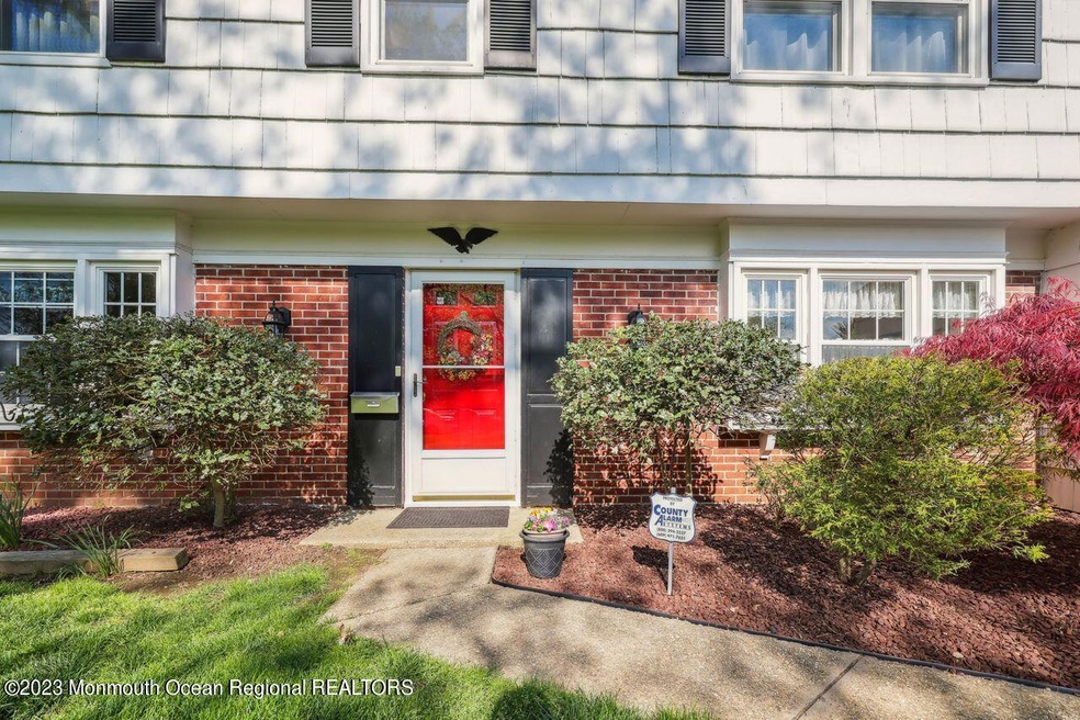 61 Deerfield Ln, Matawan, NJ 07747 - photo 1