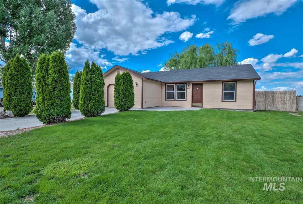 607 E Selway Dr, Homedale, ID 83628 - photo 1
