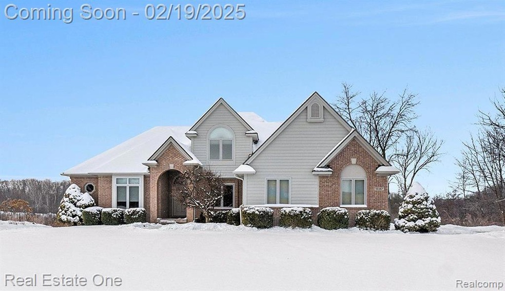 Great Cape Cod on Cul-de-sac lot.  2425 sq ft.