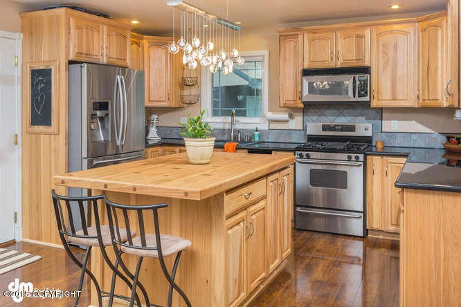 1205 Ocean View Drive-small-013-Kitchen-