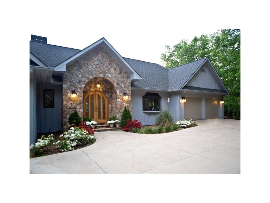 An Attractive & Perfectly Level Entrance!