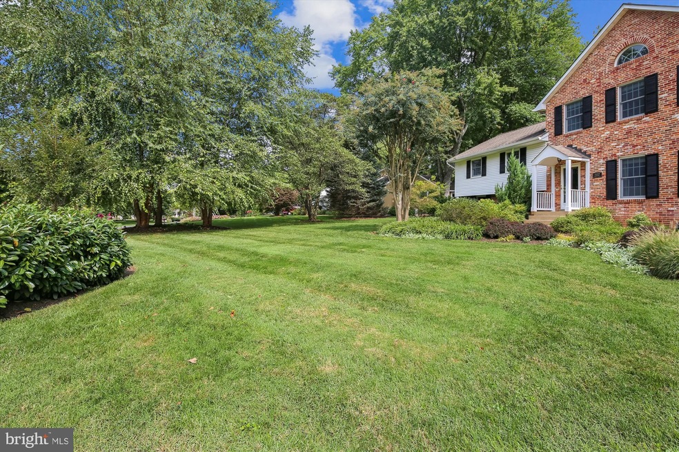 2117 Reynolds St, Falls Church, VA 22043 - photo 1