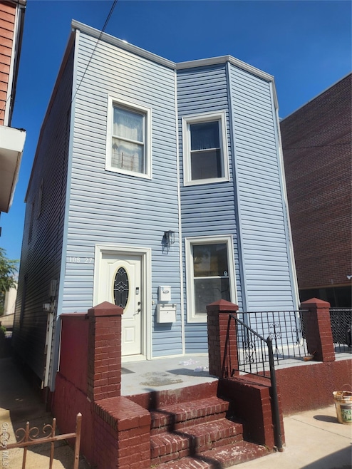 For Sale $1,050,000 • Co-Listing Agent