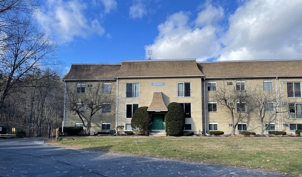 176 Swanson Rd unit 305, Boxborough, MA 01719 - photo 1