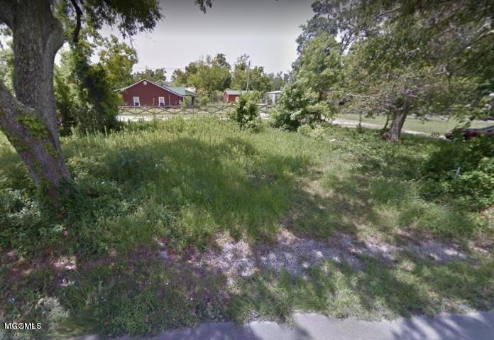 302 Ballentine St, Bay Saint Louis, MS 39520 - photo 1