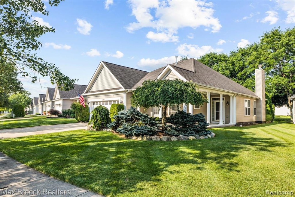 3919 Hillsdale Dr unit 222, Auburn Hills, MI 48326 - photo 1