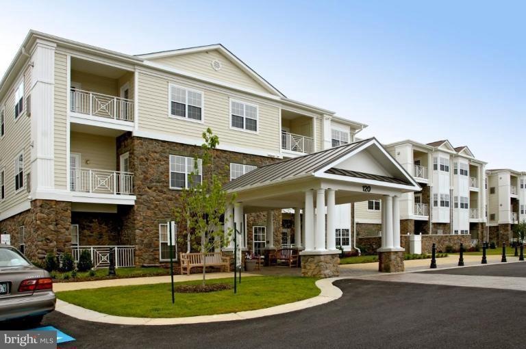 Mill Crossing unit 301, Frederick, MD 21702 - photo 1