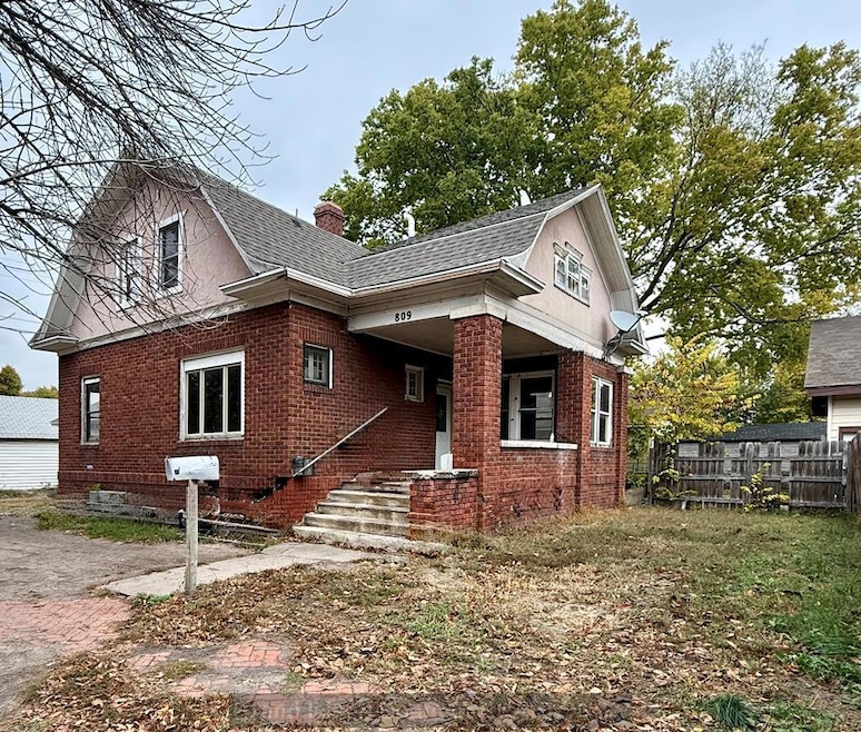 809 N Sycamore St, Grand Island, NE 68801 - photo 1