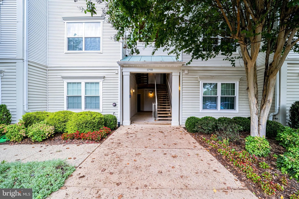 12501 Hayes Ct unit 303, Fairfax, VA 22033 - photo 1