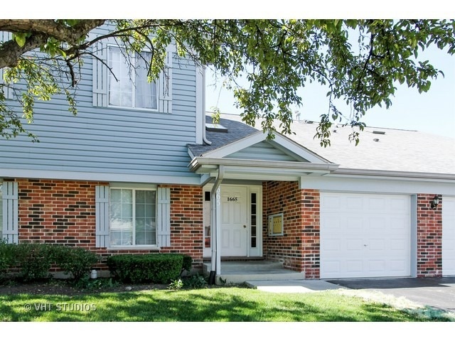 1665 Commodore Ct unit 5, Schaumburg, IL 60193 - photo 1