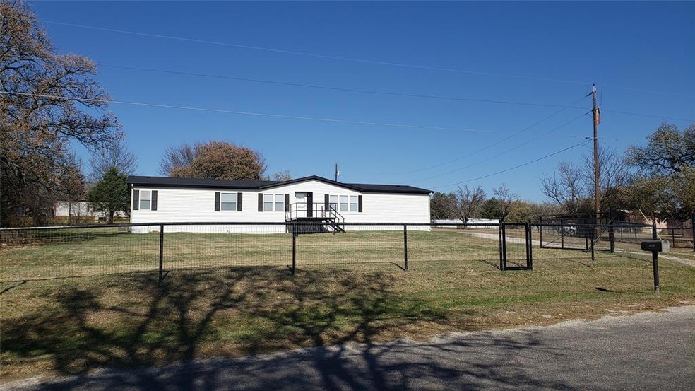 6501 Anns Ln, Weatherford, TX 76085 - photo 1