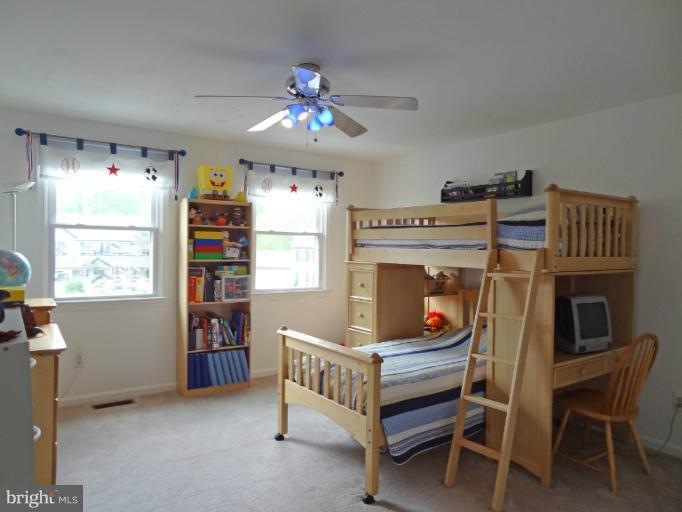 13702 Stonehunt Ct, Clifton, VA 20124 - photo 1