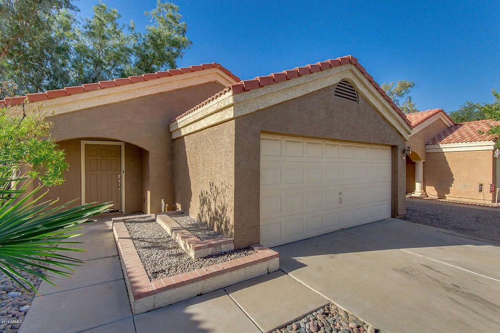606 N Cobblestone St, Gilbert, AZ 85234 - photo 1