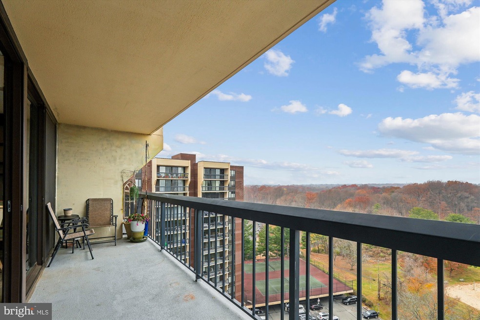 Chelsea Towers unit 1502, Bethesda, MD 20817 - photo 1