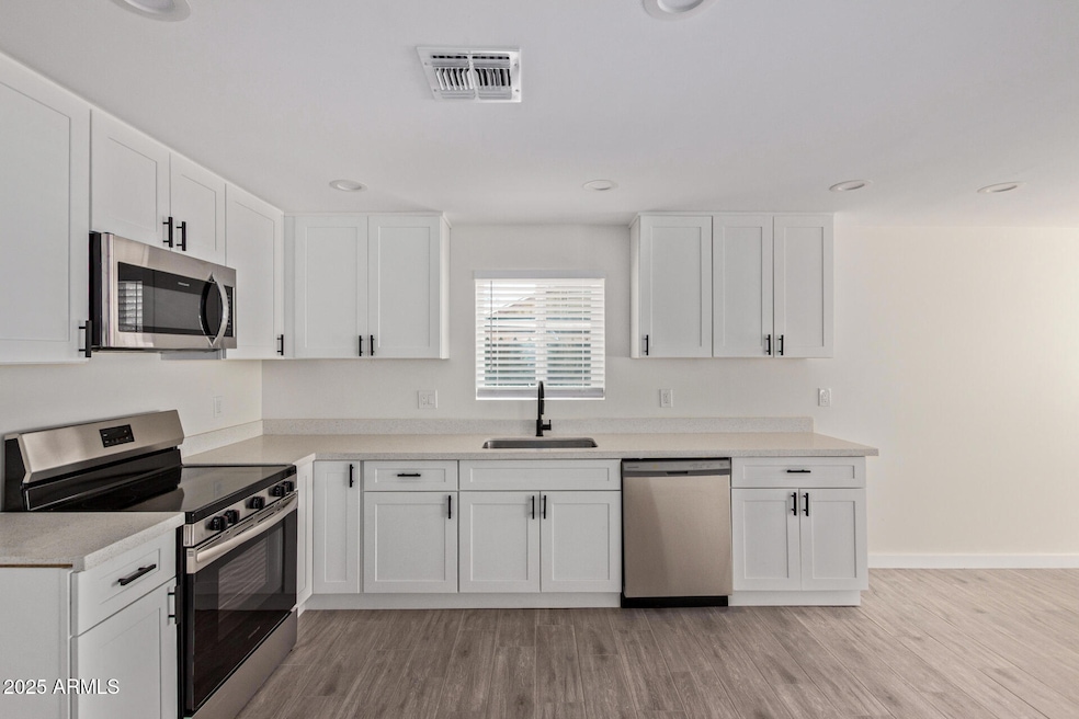 6713 N 56th Ave, Glendale, AZ 85301 - photo 1