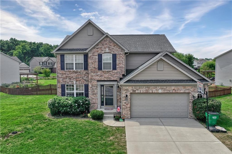 5729 Yorktown Rd, Plainfield, IN 46168 - photo 1