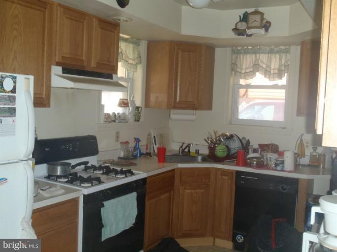 807 Mace Ave, Essex, MD 21221 - photo 1