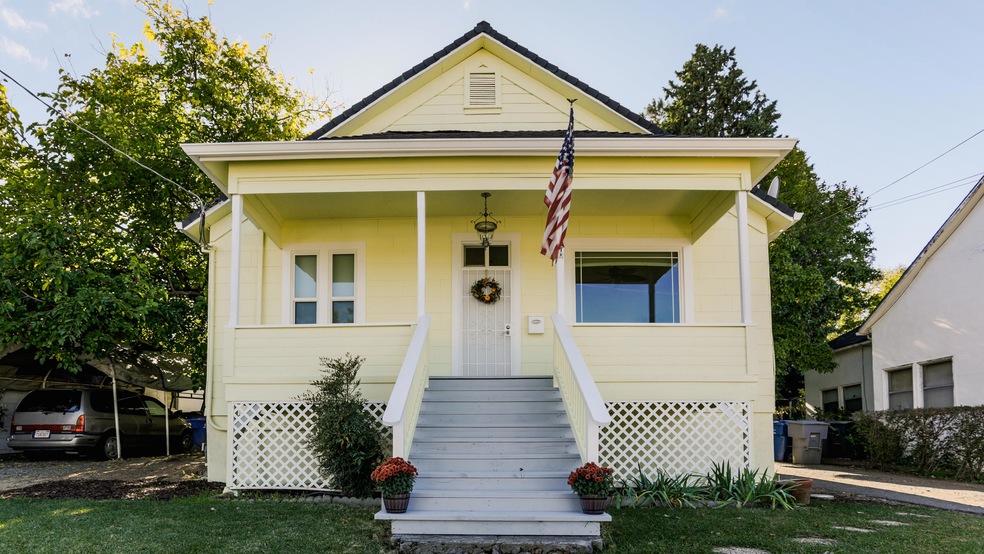 1034 West St, Redding, CA 96001 - photo 1