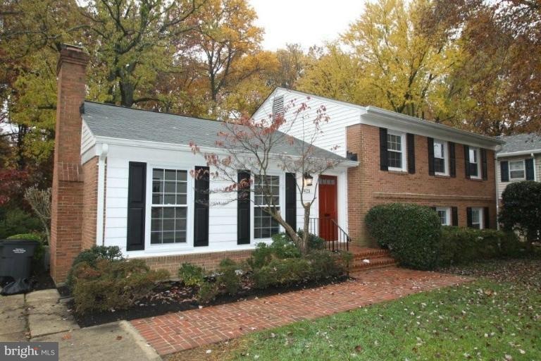 7423 Venice St, Falls Church, VA 22043 - photo 1