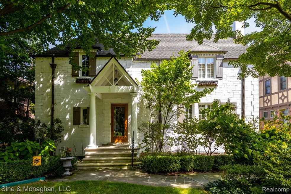 474 Washington Rd, Grosse Pointe, MI 48230 - photo 1