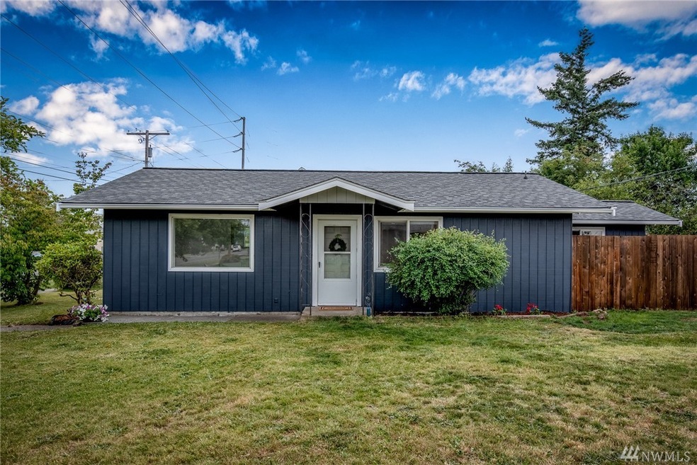 213 E Grover St, Lynden, WA 98264 - photo 1
