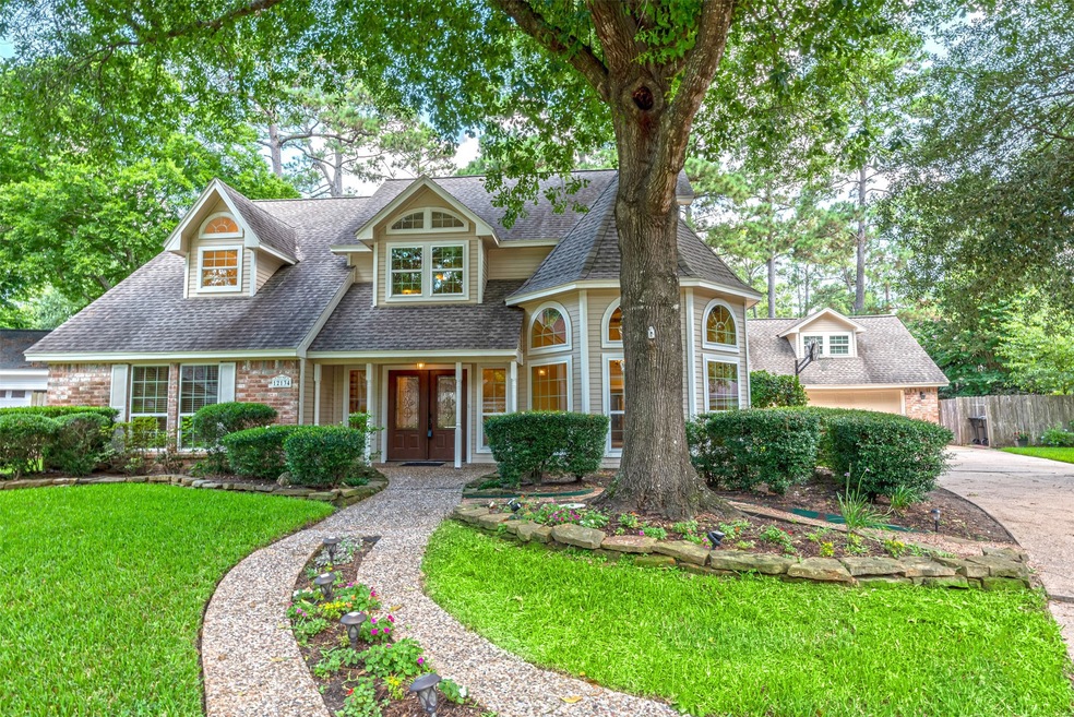 12134 Rocky Lake Dr, Houston, TX 77070 - photo 1
