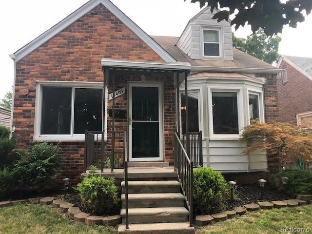 Beautiful Allen Park Brick Bungalow