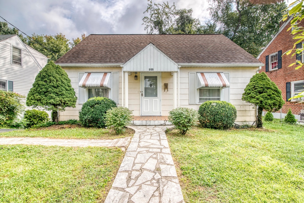 205-Seward-Ave-Bristol-VA Highlands-Real