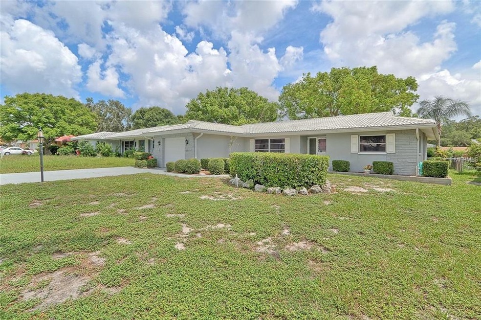 Welcome to 2029 Scotland Dr. Clearwater!