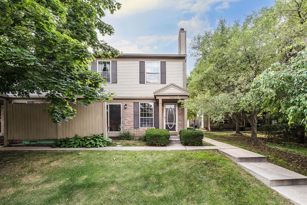 3027 Forest Creek Ct, Ann Arbor, MI 48108 - photo 1