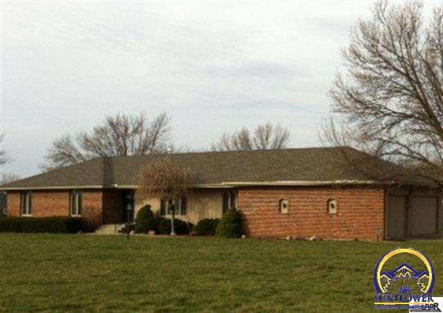 7121 SW Fountaindale Rd, Topeka, KS 66614 - photo 1