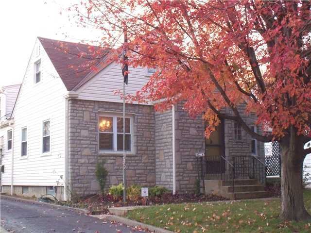 227 Powhatan Ave, Columbus, OH 43204 - photo 1