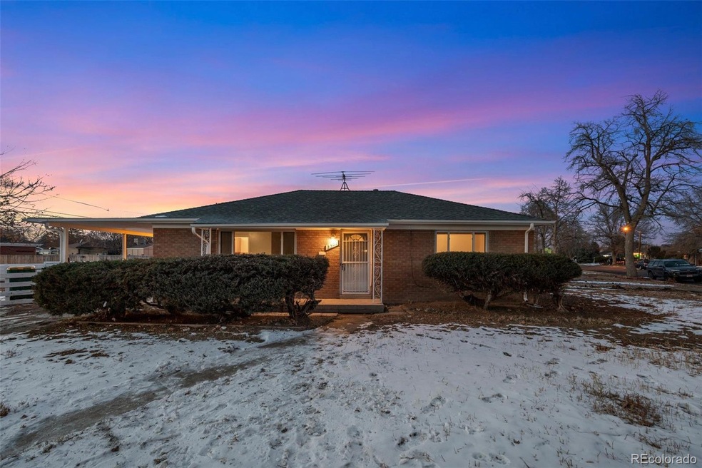 2301 Kingston St, Aurora, CO 80010 - photo 1