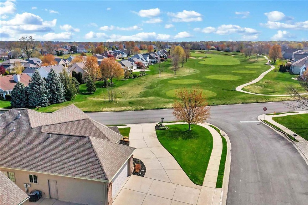 4705 N Thornhill Dr, Peoria, IL 61615 - photo 1