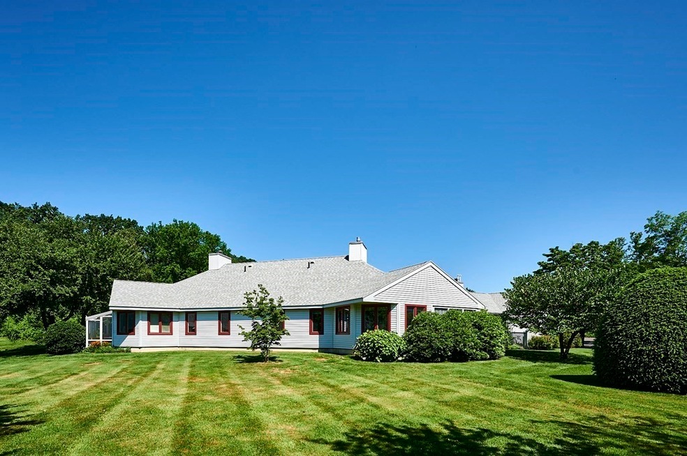 14 Mcintosh Dr unit 14, Amherst, MA 01002 - photo 1