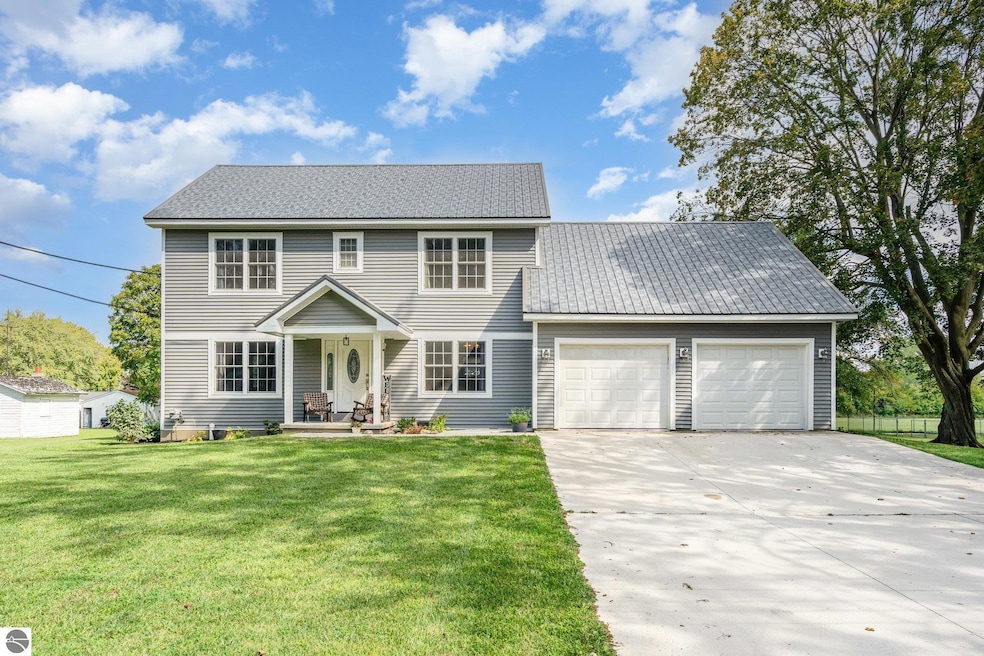 528 N Ithaca St, Ithaca, MI 48847 - photo 1