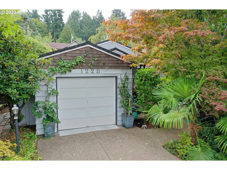 1228 Cedar St, Lake Oswego, OR 97034 - photo 1
