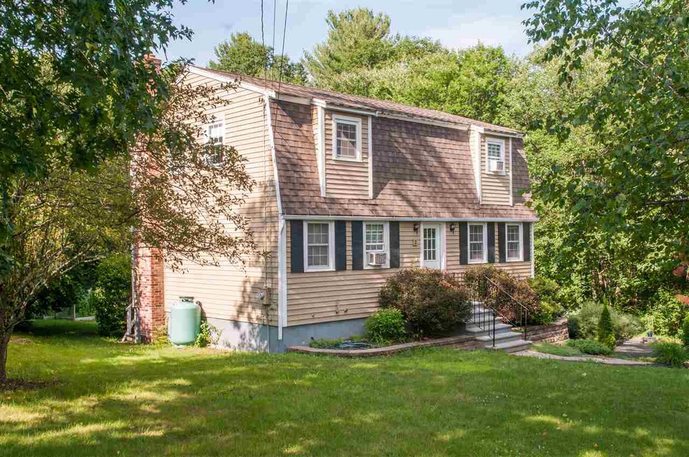 2 Taryn Rd, Derry, NH 03038 - photo 1