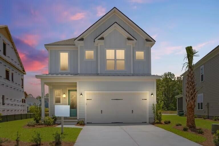 For Sale $689,915 • Co-Listing Agent