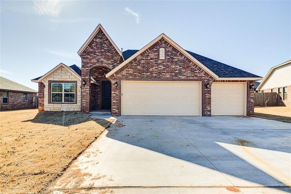 1605 Pinewood Dr, Moore, OK 73160 - photo 1