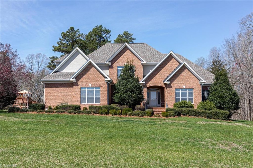 5202 Hayward Dr, Greensboro, NC 27406 - photo 1