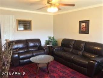 28TH- LVING ROOM