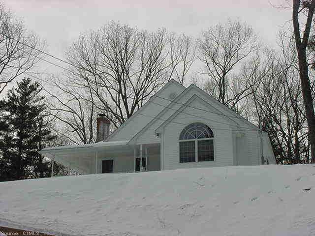 354 Sabin St, Putnam, CT 06260 - photo 1