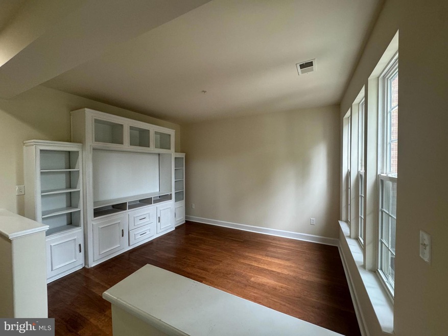 519 Touchdown Dr, Hyattsville, MD 20785 - photo 1